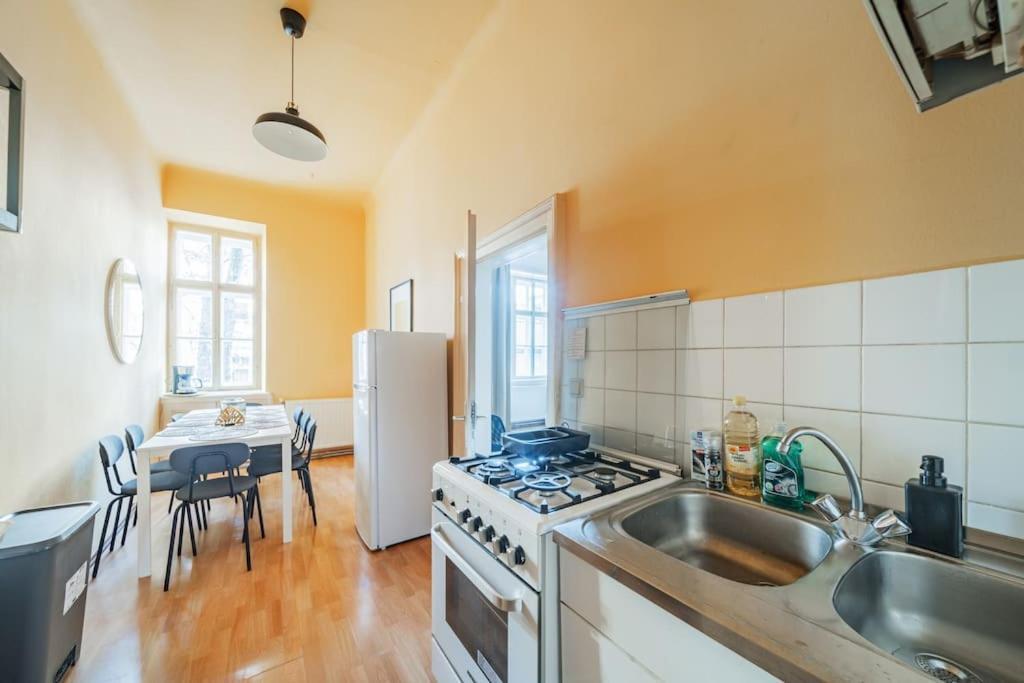 Zentrale Wohnung Fuer Entdecker Відень Екстер'єр фото